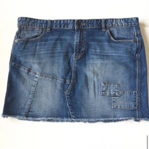 Calvin Klein Mini Jean Skirt Size 33 / 16